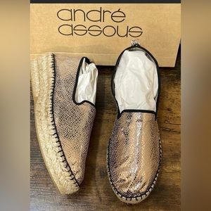 NWB Andre Assous Indi Platform Espadrille Slip-On Flats Gold Sz 9 black gold